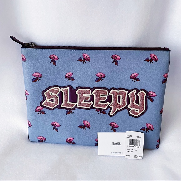 Coach Handbags - 🎉HOLIDAY SALE🎉 NWT Disney X Coach Snow White Sleepy the Dwarf Clutch